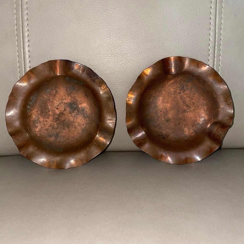 Vtg Pair The Avon Coppersmith Solid Copper Hand Hammered Ruffled Dishes 3.87"